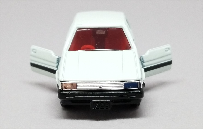 Illustration for article titled Radcast 2018: Tomica Toyota Corolla Sedan